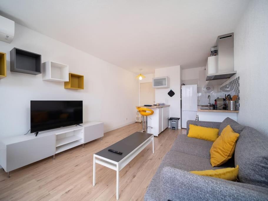 Appartement Tout Equipe Climatise Terrasse Hopital De La Timone Marseille Exterior photo